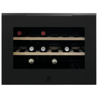 Electrolux KBW5T Vino Cantina da Incasso 18 bottiglie Capacita' 52 litri Ventilazione interna Temperatura regolabile da 5 a 20°C Display LCD Touch Control Classe energetica A++ 45 cm Nero Ghisa